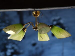 Read more about the article 60er-Jahre Retro Tütenlampe grün Glastüten