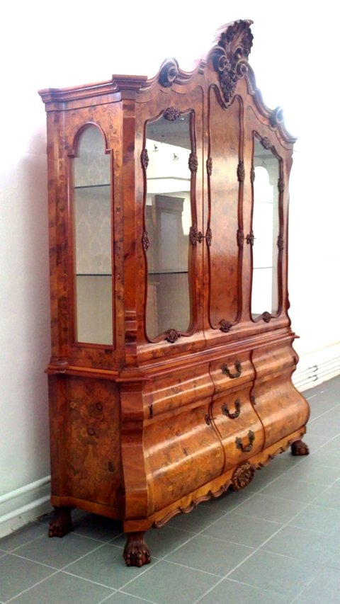 Schrank Barockstil Vitrine Intarsien floral Holzeinlegearbeiten Barockstilvitrine bombiert