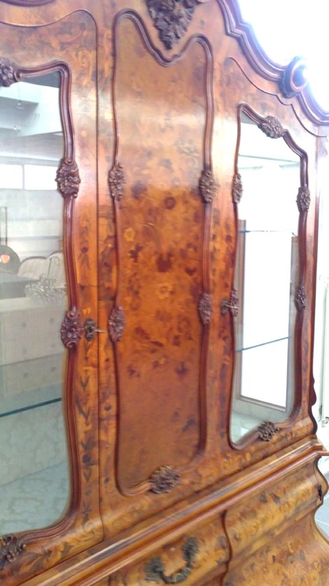 Schrank Barockstil Vitrine Intarsien floral Holzeinlegearbeiten Barockstilvitrine bombiert