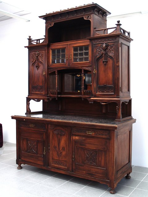 Jugendstil Kredenz, geschnitztes Schrankmöbel - beeindruckendes Wertmöbel 3 Massivholzmöbel Schrank 1880-1920