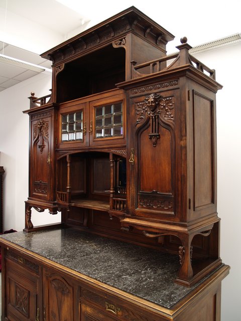 Jugendstil Kredenz, geschnitztes Schrankmöbel - beeindruckendes Wertmöbel 5 Marmorplatte eingelegt im antiken Schrank der Original ist