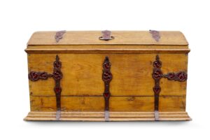 Read more about the article Originale Barock Truhe antik 18. Jhdt