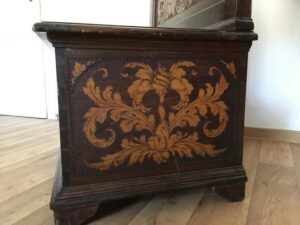 Antike Truhe beschnitzte Truhensitzbank antike Möbel 1880 deutschland