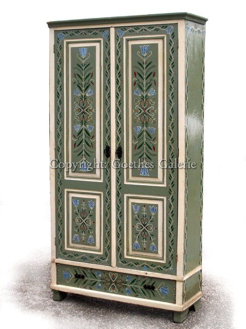 Read more about the article Schrank Jugendstil mit Bauernmalerei – die extravagante Schönheit