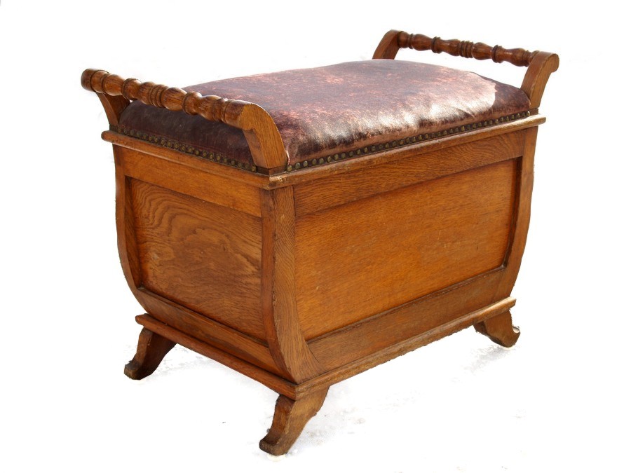 Read more about the article Antike Sitztruhe – hübsch und praktisch zugleich!