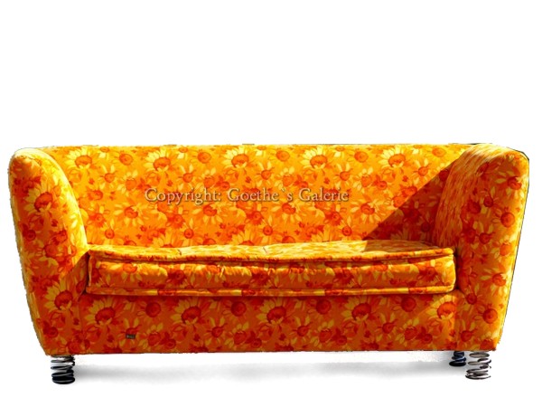 Read more about the article Bretz Monster Sofa mit Sonnenblumenstoff – hier zieht die Sonne ein!