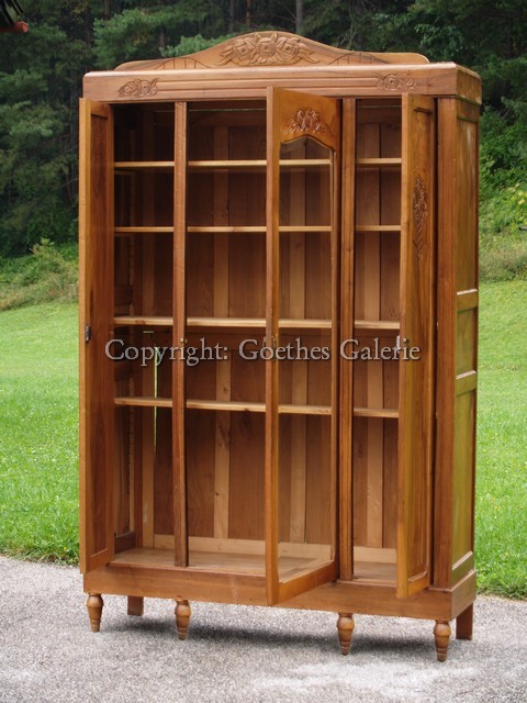 Bücherschrank - die geräumige Schrankvitrine 1 You are currently viewing Bücherschrank – die geräumige Schrankvitrine