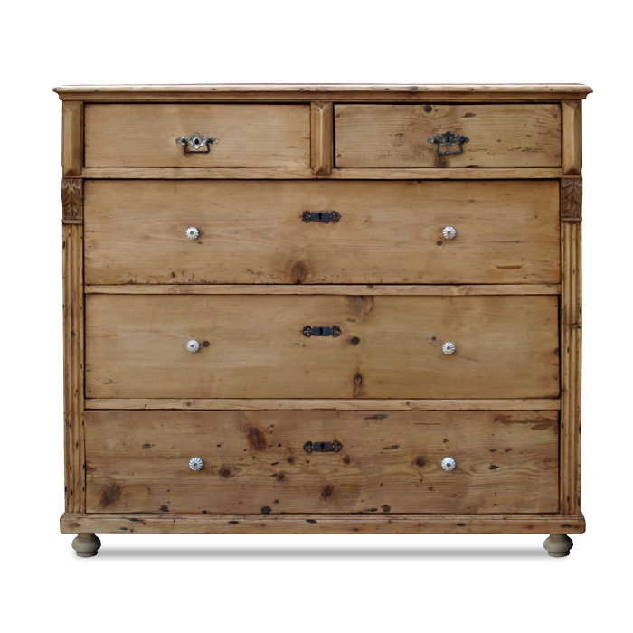 Read more about the article Kommode antik, saniert, Landhausstil Möbel