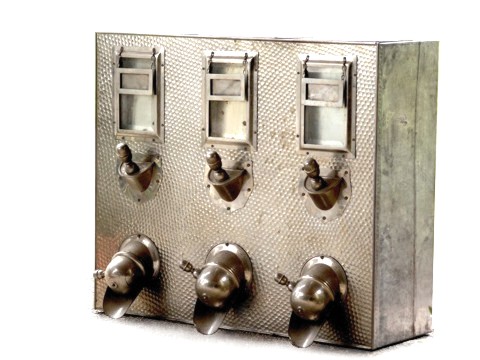 Read more about the article Ältere 3-er Kaffeeschütte für verschiedene Kaffeesorten oder Cerealien