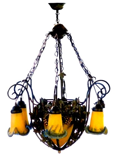 You are currently viewing Blickfang mit Trauben und Blättern – atemberaubende Schönheit.