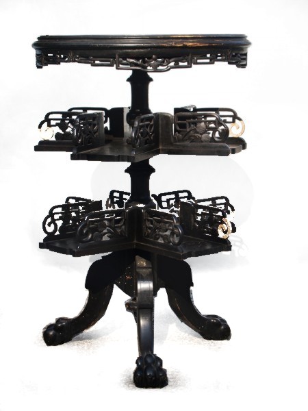 Read more about the article Art Nouveau Tisch – die bestechende Schönheit