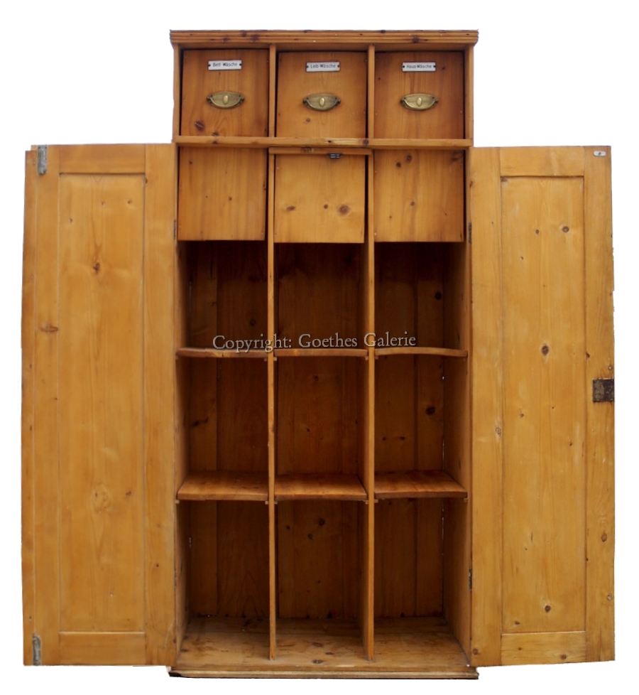 Read more about the article Antiker Wäscheschrank – das charmante, PATENT Authentikum