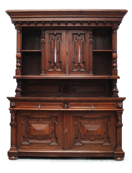 Antiker Schrank Buffetmöbel Kredenz Historismus geschnitzt Gesichter Antiquität Museal Möbel Antiquität