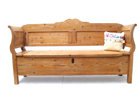 Read more about the article Antike Truhenbank Küchenbank Sitztruhe Vintage absolut bezaubernd