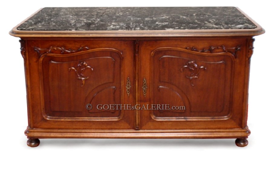 Read more about the article Altdeutsche Kommode um 1880 geräumige Anrichte