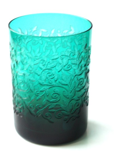 Read more about the article Antike Ätzglas Becher / geätzte Gläser FLORAL – exquisite Schönheiten