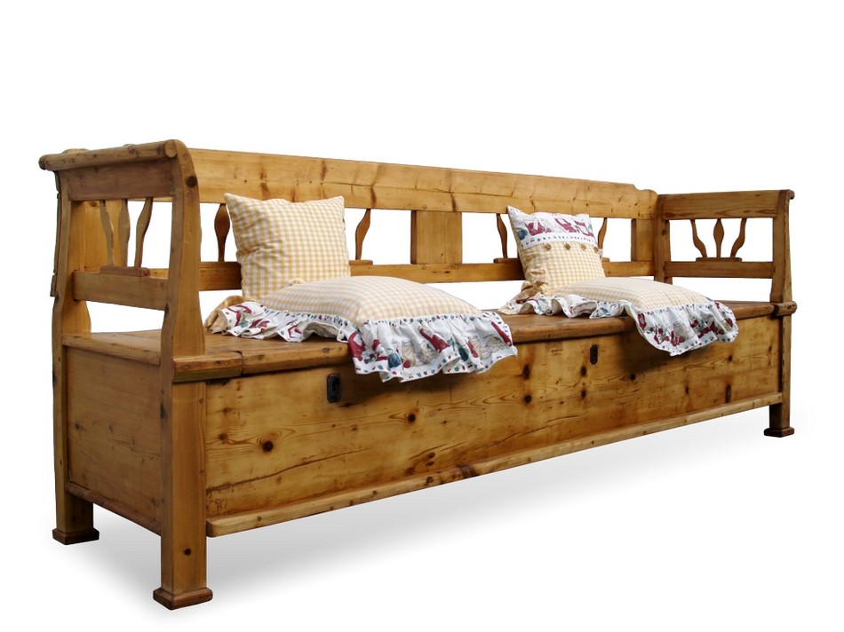 Read more about the article Antike Truhenbank, große Sitztruhe – purer provinzieller Charme!