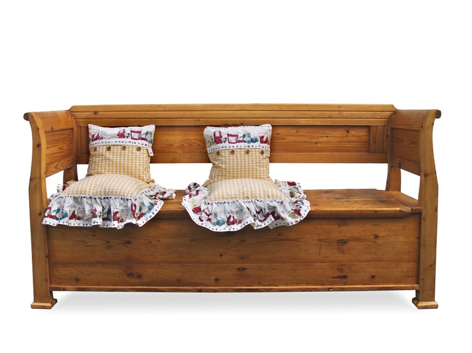 Read more about the article antike Truhenbank Sitztruhe – die bezaubernde Truhensitzbank