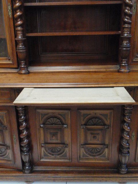 antiker schrank kredenz buffet geschnitzt fratzen 11