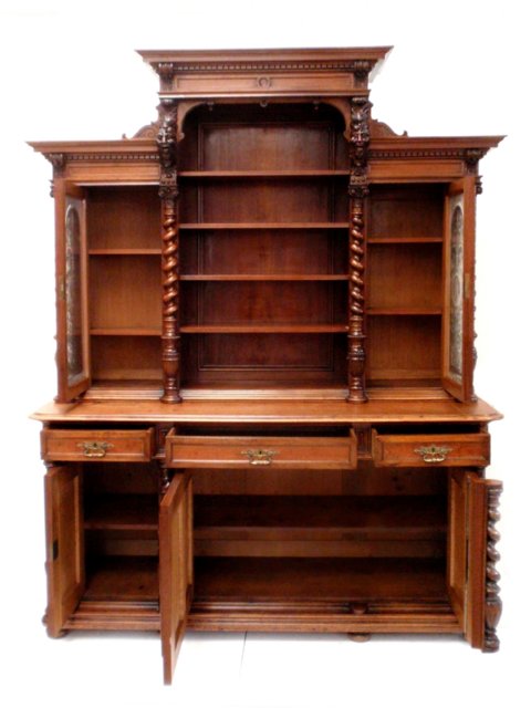 antiker schrank kredenz buffet geschnitzt fratzen 2