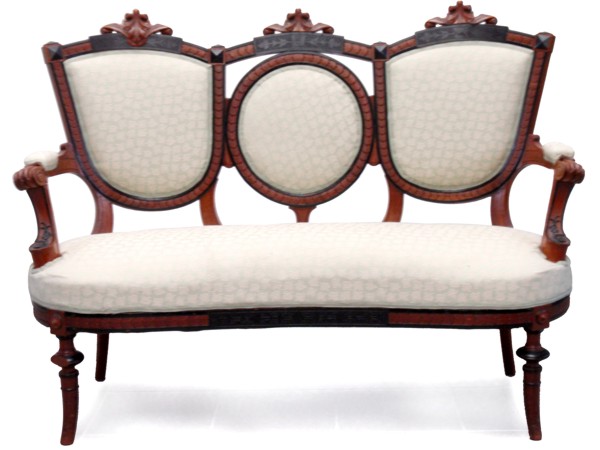 Read more about the article Antikes Sofa mit Meaillonrücken – zierlich und elegant zugleich