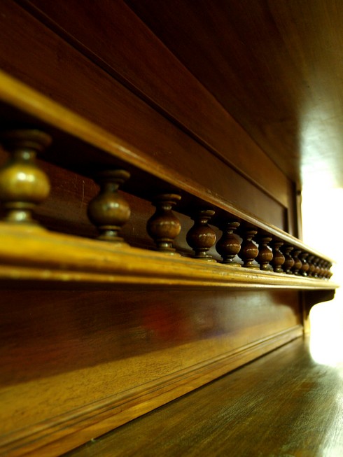 OLYMPUS DIGITAL CAMERA antikes buffet altdeutsch gruenes glas geschnitzt gross 5