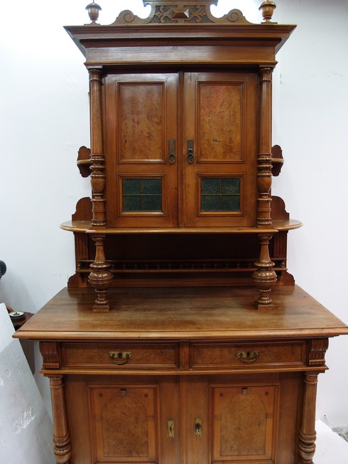 OLYMPUS DIGITAL CAMERA antikes buffet altdeutsch gruenes glas geschnitzt gross 7