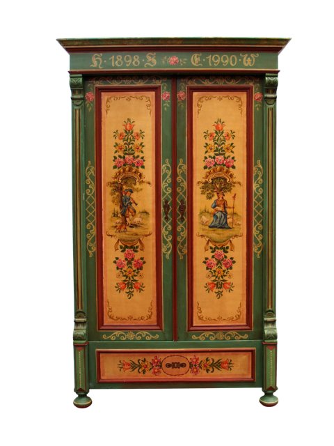 Read more about the article Antiker Bauernschrank im grünen, frischem Farbton