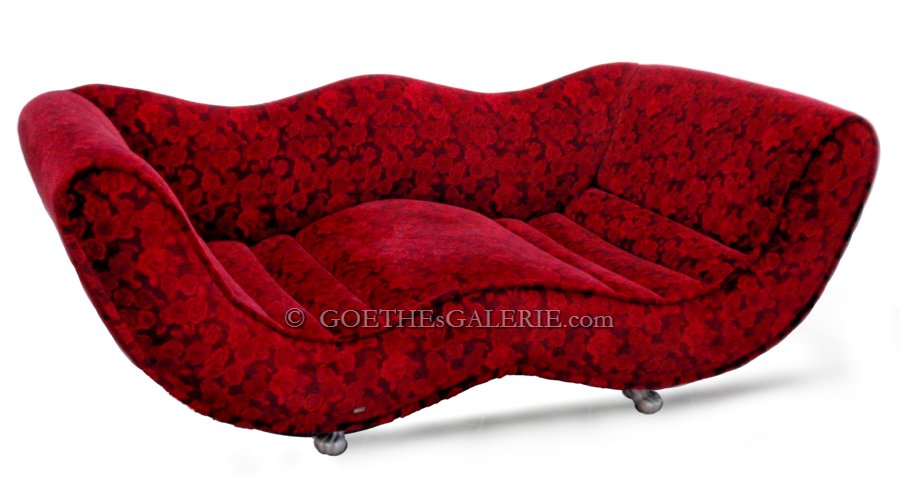 Read more about the article BRETZ Sofa Hookipa rot mit Rosenstoff – traumhaftes Relaxsofa!