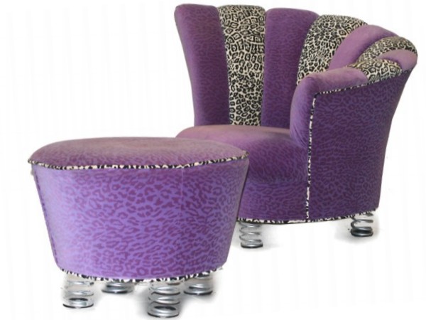 Read more about the article Cultsofa BRETZ Hocker lila Leostoff