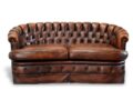 Read more about the article Chesterfield Ledersofa, gerundete Form, zeitlos elegant