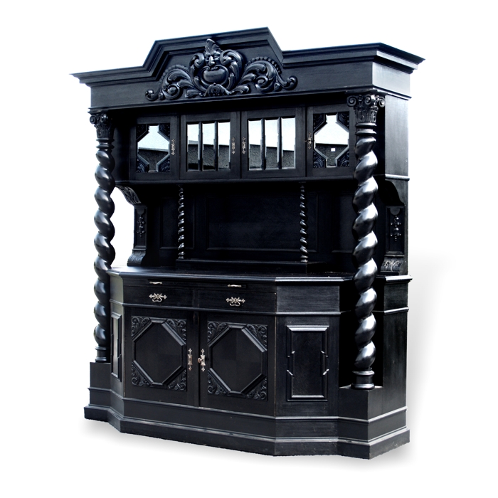 Read more about the article Danziger Barock Schrank schwarz antik – absolut edel!