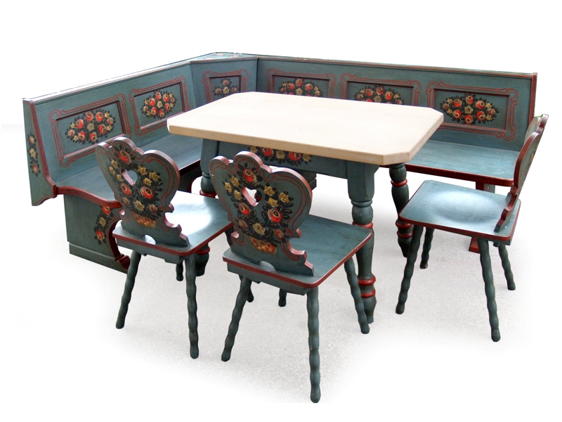 Read more about the article Eckbank Bauernmöbel bemalt