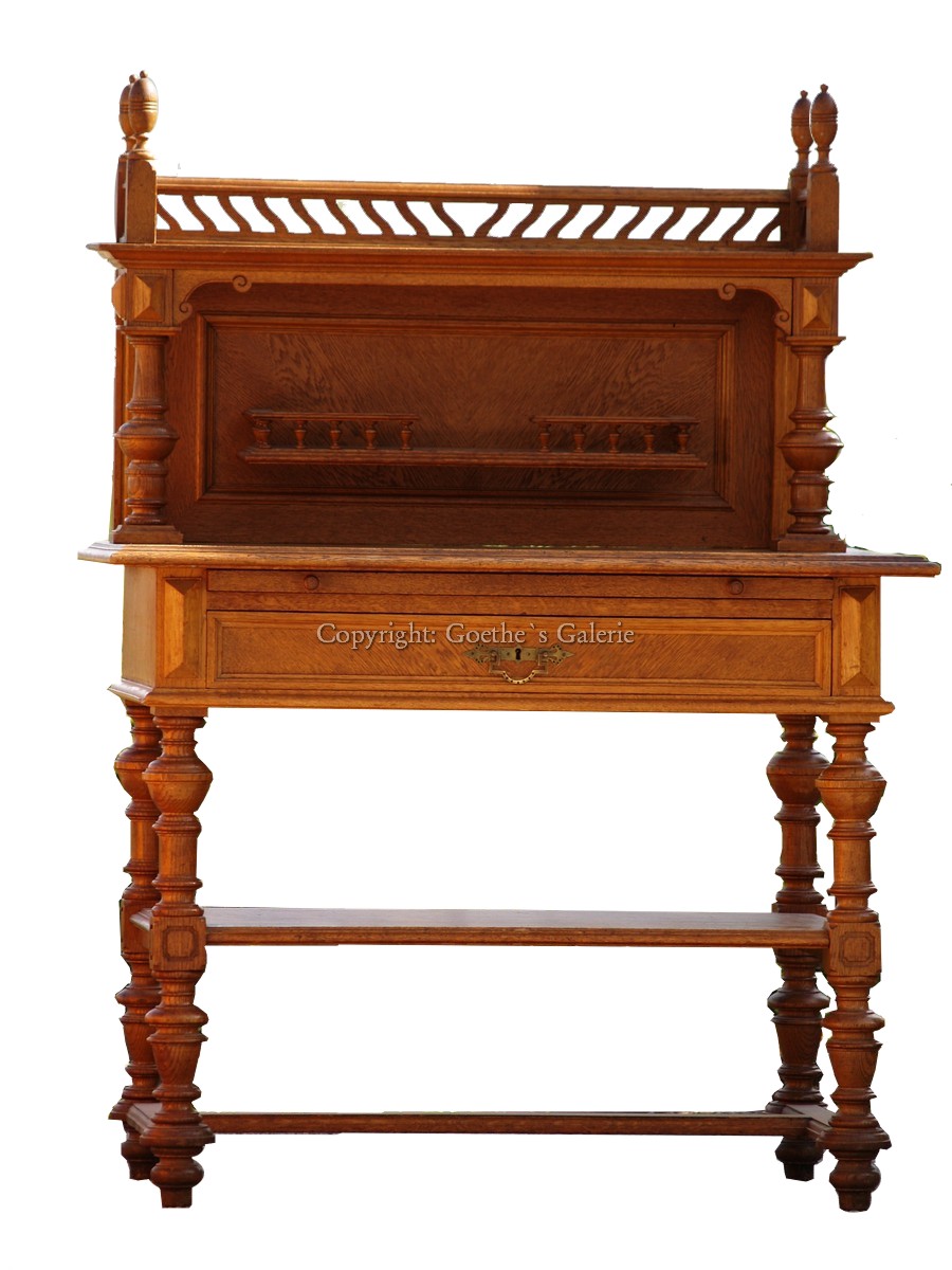 Read more about the article Die klassische Etagere passt auch zur zeitgemäßen Einrichtung.