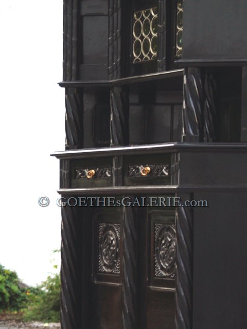 Neorenaissance Schrank Danziger Barock schwarz antik Buntglas Vollsäulen Jugendstil noir