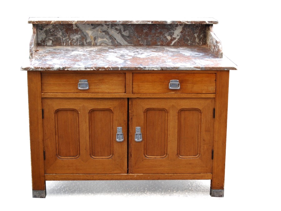 Read more about the article Jugendstil Kommode mit rosa Marmorplatte – die hübsche Wertanlage.