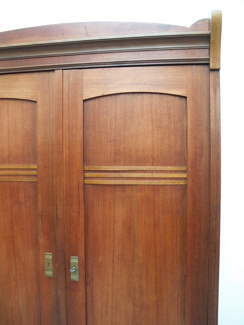 antiker Schrank Jugendstil Lisenen