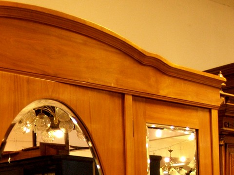 Antiker Kleiderschrank im Biedermeierstil 2 antiker Schrank Jugendstil
