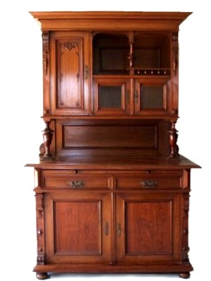 Read more about the article antike Kredenz, geschnitztes Schrank Möbel