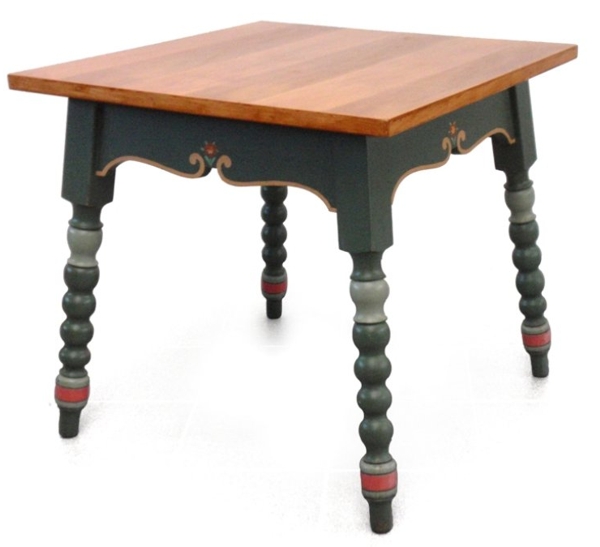 Read more about the article Landhausstil Tisch, bemalter Bauerntisch – provinziell & charmant