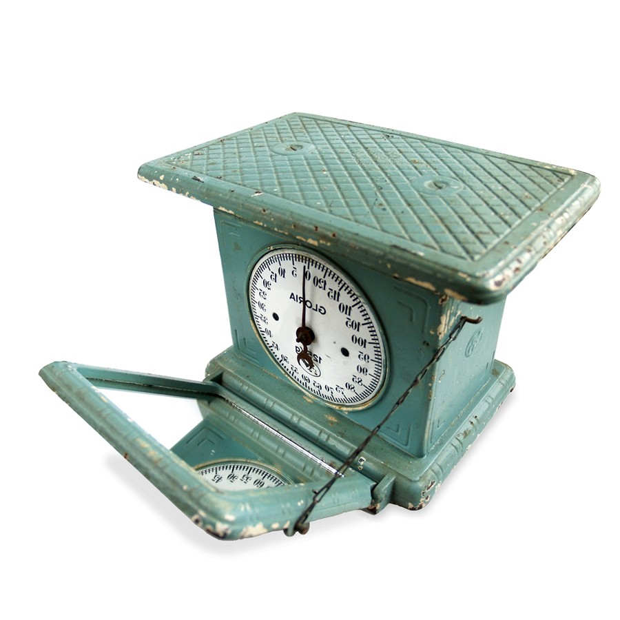 Read more about the article Antike Waage funktionstüchtig Gusseisen Pastell