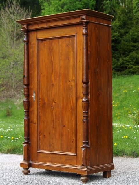 Massivholz antiker Bauernschrank Jugendstil Antiquität Bäuerlich Kleiderschrank Garderobe