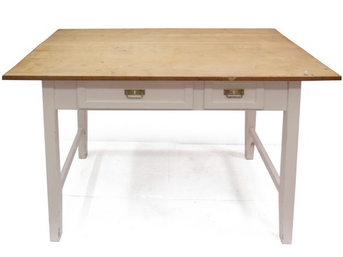 Read more about the article Shabby Chic Küchentisch weiß, Holz Tisch antik um 1920