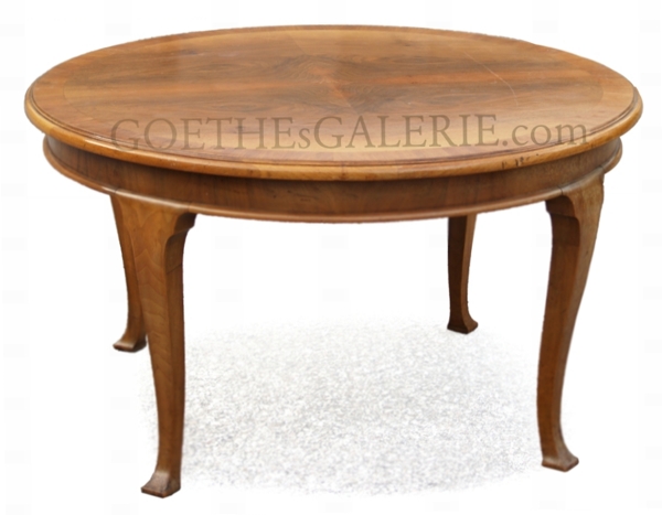 Read more about the article Antiker Tisch Barockstil. Darf es ein eleganter Speisetisch sein?