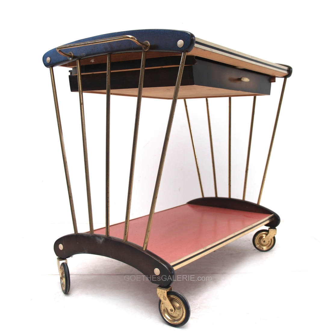 Read more about the article Vintage Beistelltisch, Midcentury Servierwagen Top-Design!