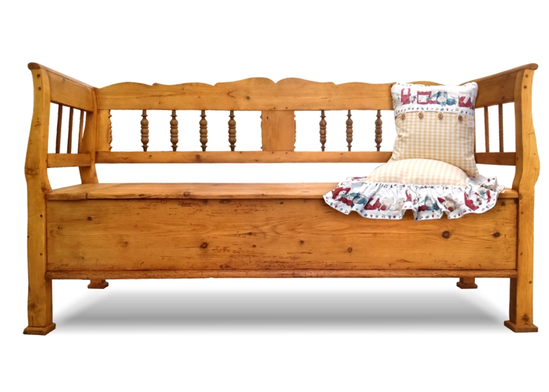 Read more about the article Antike Truhenbank – bezauberndes Traumstück!