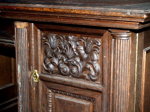 Schreibtisch antik restauriert massivholz Herrenzimmer Möbel Antiquität beschnitzt