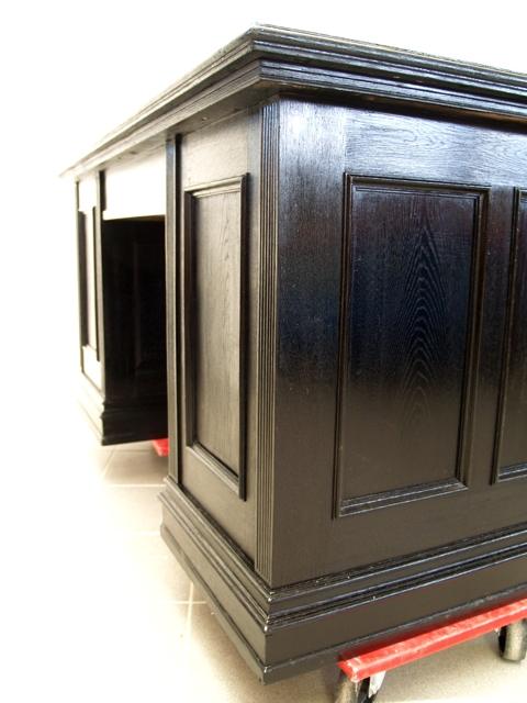 Schreibtisch antik restauriert massivholz Herrenzimmer Möbel Antiquität schwarz beschnitzt