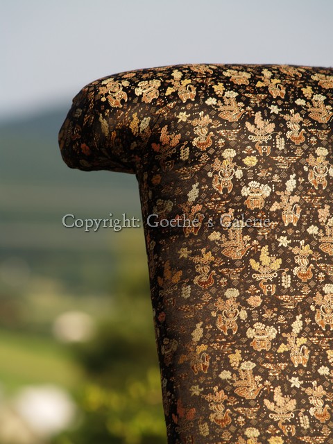 antiker Stuhl Gebetsstuhl oder stummer Diener
