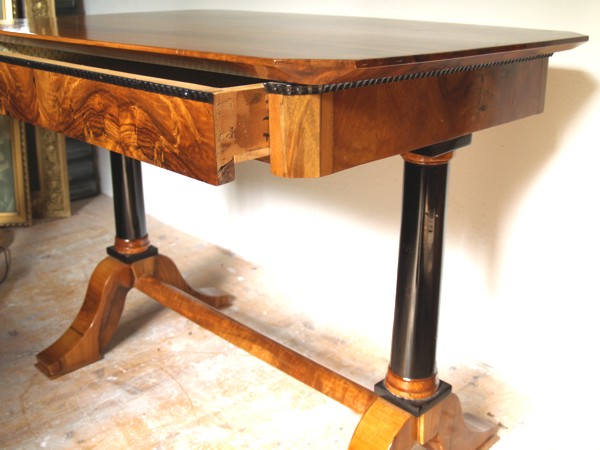 Antiker Beistelltisch Biedermeier beschnitzter Spieltisch Jugendstil schwarz Marmor